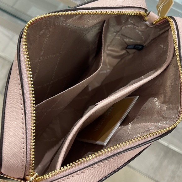 Michael Kors Jet Set Item Large East West Zip Crossbody Leather Powder Blush - Picture 11 of 16